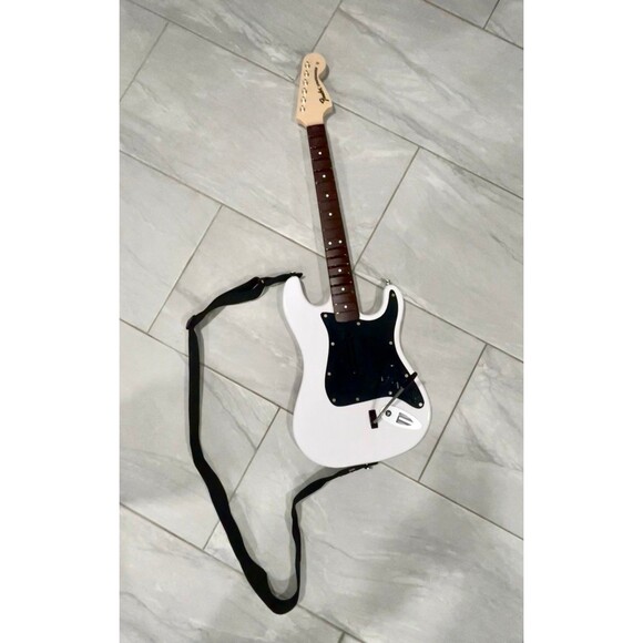Rock band 4, white , Fender Stratocaster wireless guitar for PlayStation 4 - Picture 4 of 11